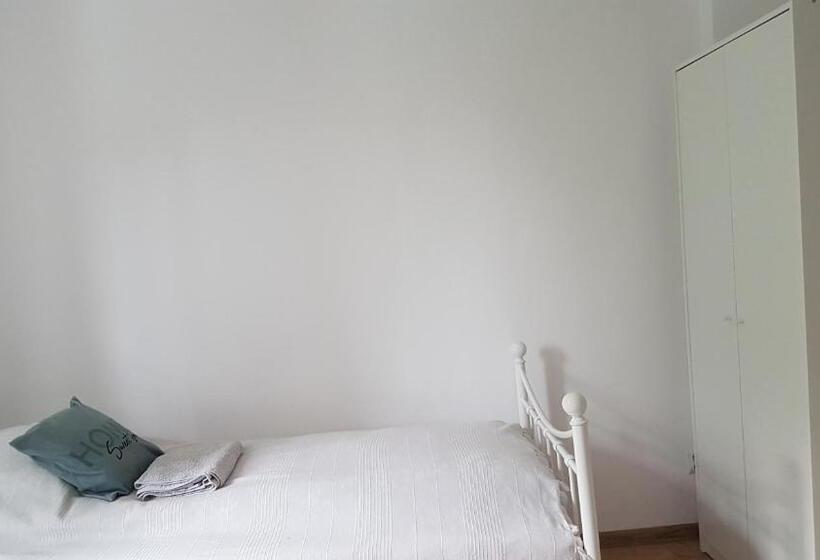 호텔 Dom O Niebieskich Okiennicach