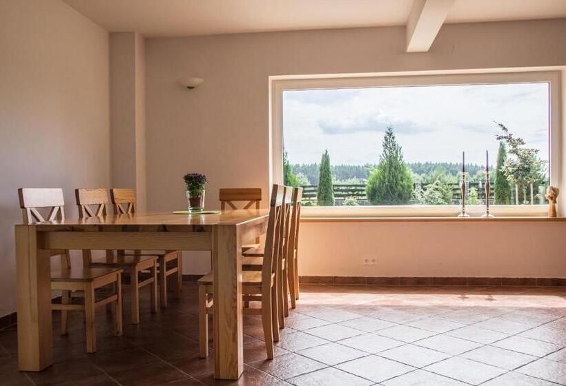 ホテル Dom Przy Rezerwacie