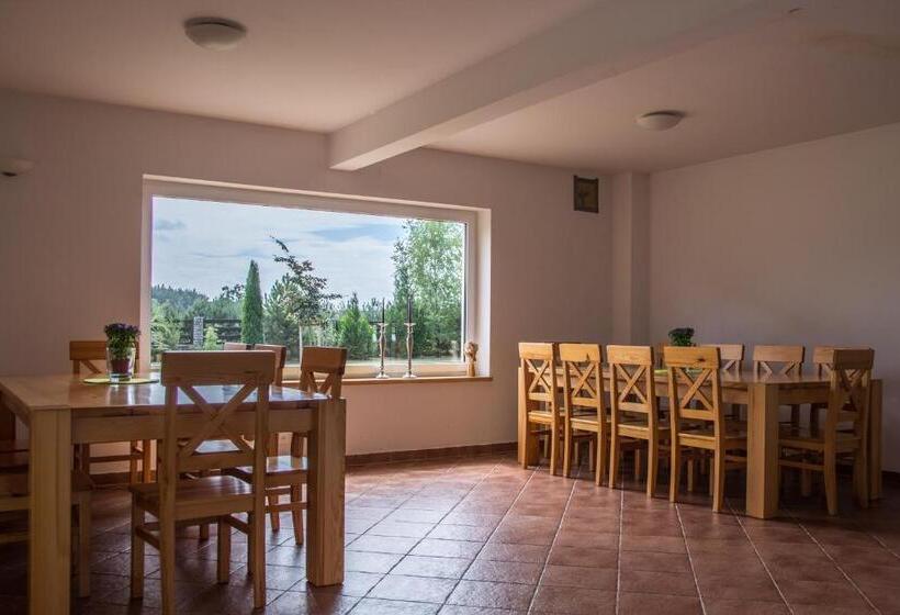 ホテル Dom Przy Rezerwacie