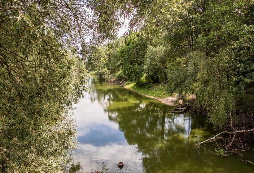 ホテル Dom Przy Rezerwacie