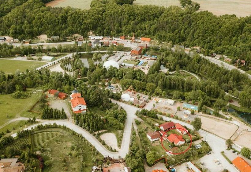 호텔 Domek Na Zarzeczu