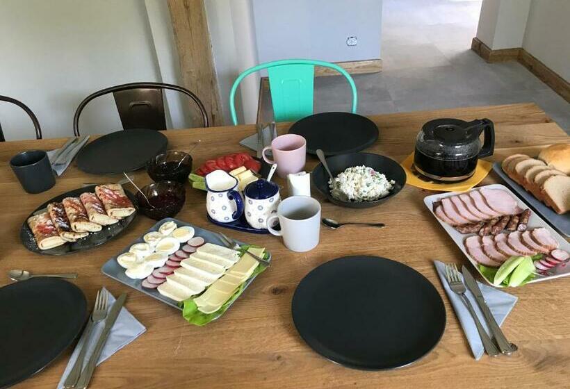 בית מלון כפרי Folwark Mazurskie Legendy   Azyl Dla Dorosłych