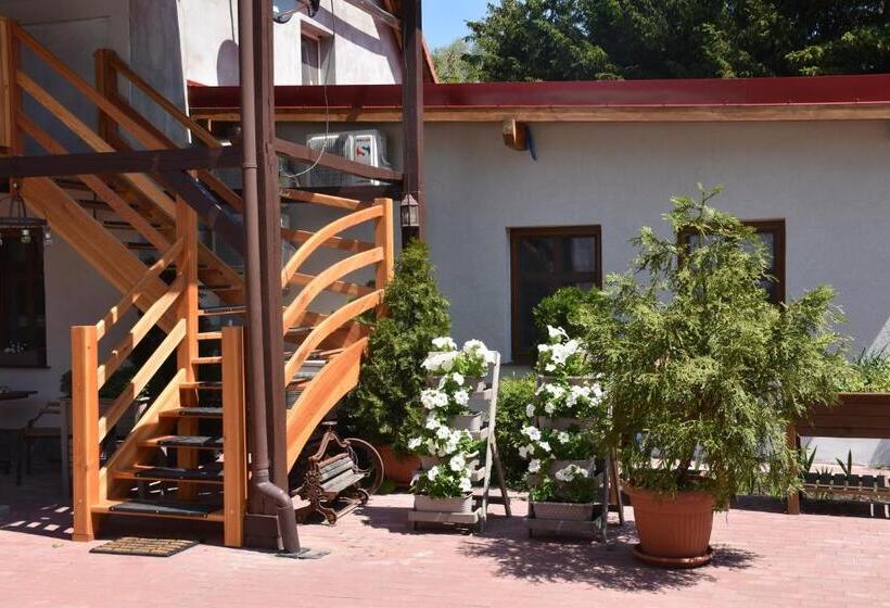 호텔 Gosciniec Pod Debem