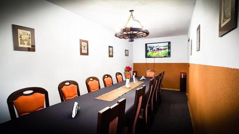 酒店 Jurajskie Manowce