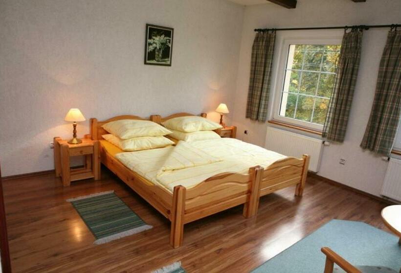 בית מלון כפרי Mała Sowa