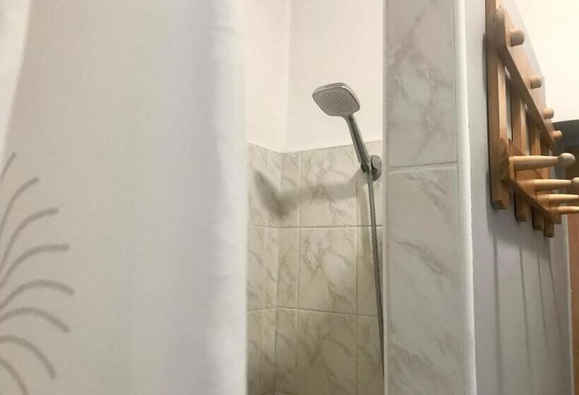 فندق Noclegi Jachtklub Elbląg