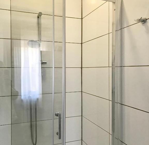 فندق Noclegi Jachtklub Elbląg