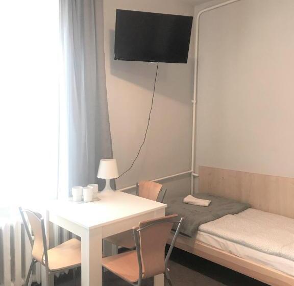 فندق Noclegi Jachtklub Elbląg