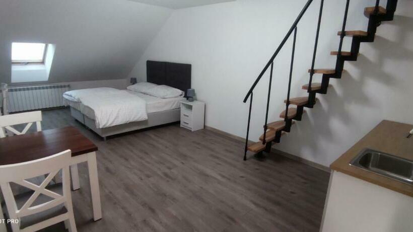 호텔 Noclegi Szymrych