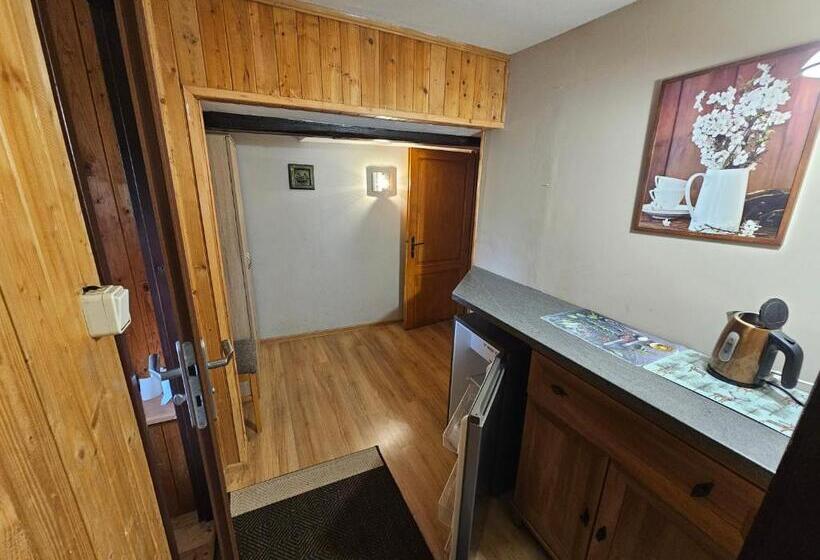 فندق Osmelakowa Dolina