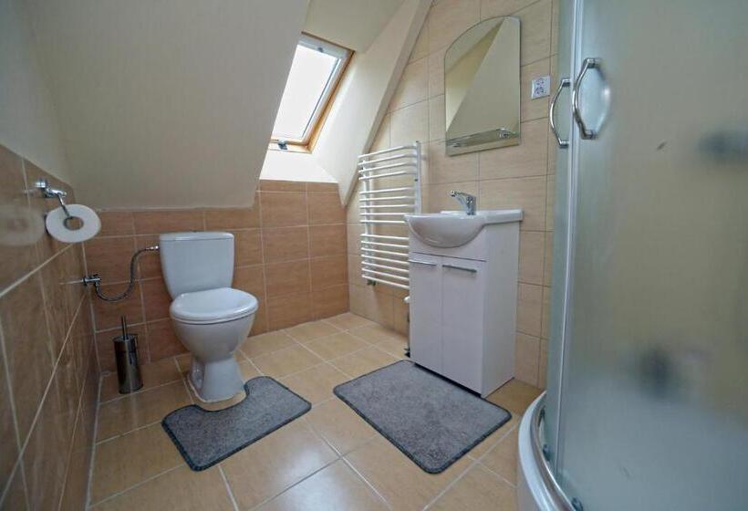 فندق Osmelakowa Dolina