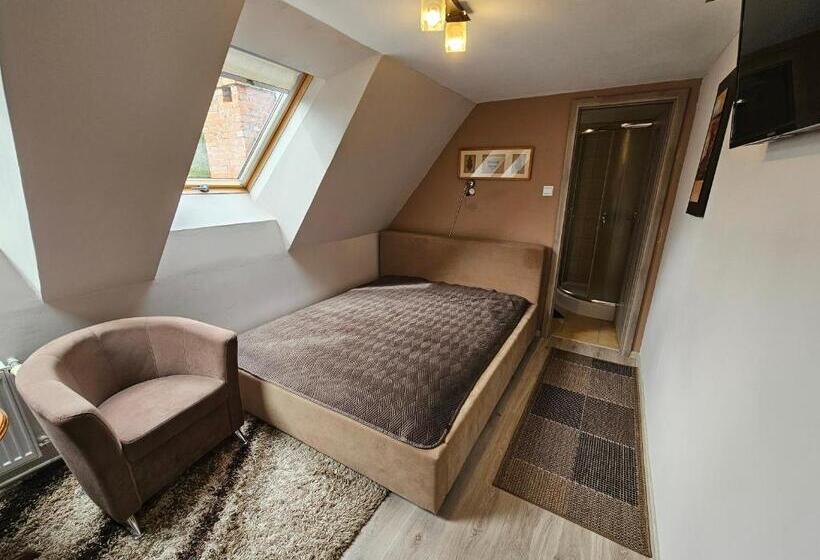 فندق Osmelakowa Dolina