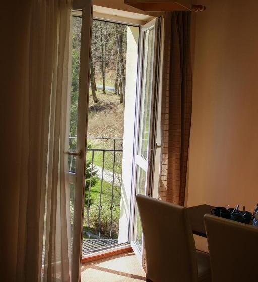 酒店 Pensjonat 4 Pory Roku