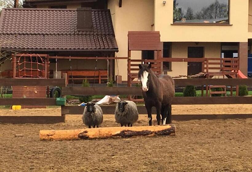 בית מלון כפרי Quatro Osrodek Jezdziecki   Gospodarstwo Agroturystyczne