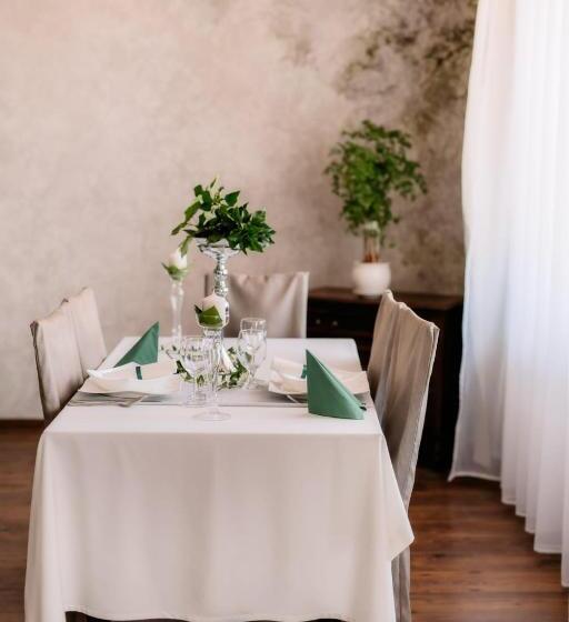 酒店 Restauracja Perła