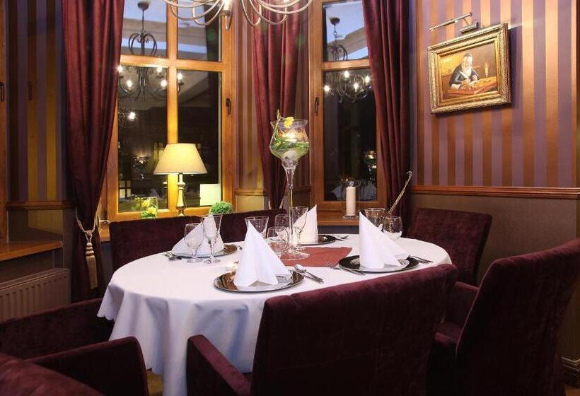 酒店 Restauracja Retro