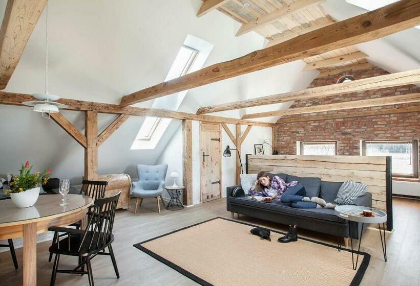 Отель Stajnia Lipnik Apartments