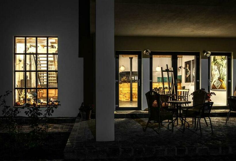 Отель Stajnia Lipnik Apartments