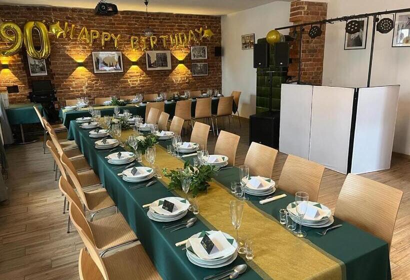 בית מלון כפרי Stajnia Na Warszawskiej