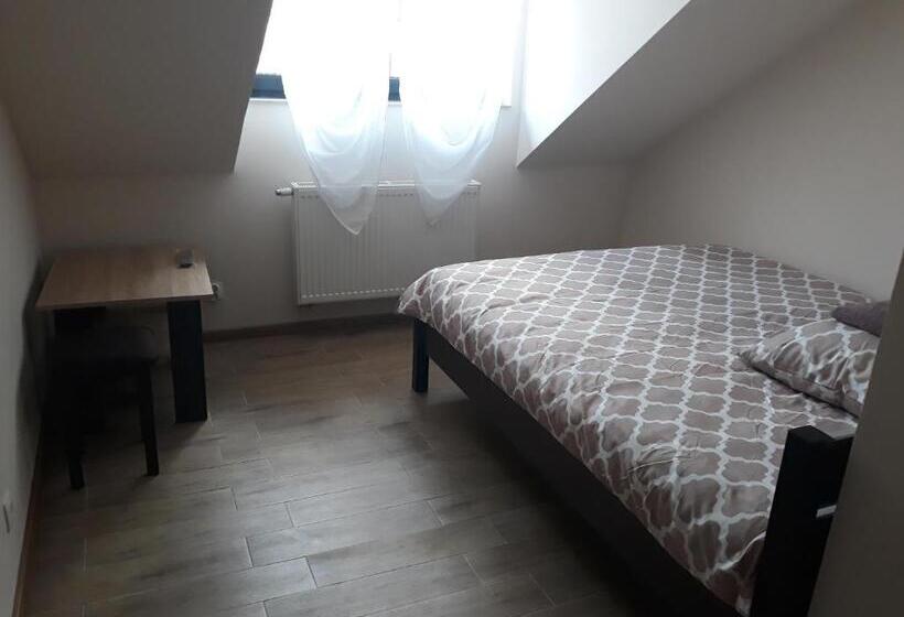 فندق Tawerna Akropolis