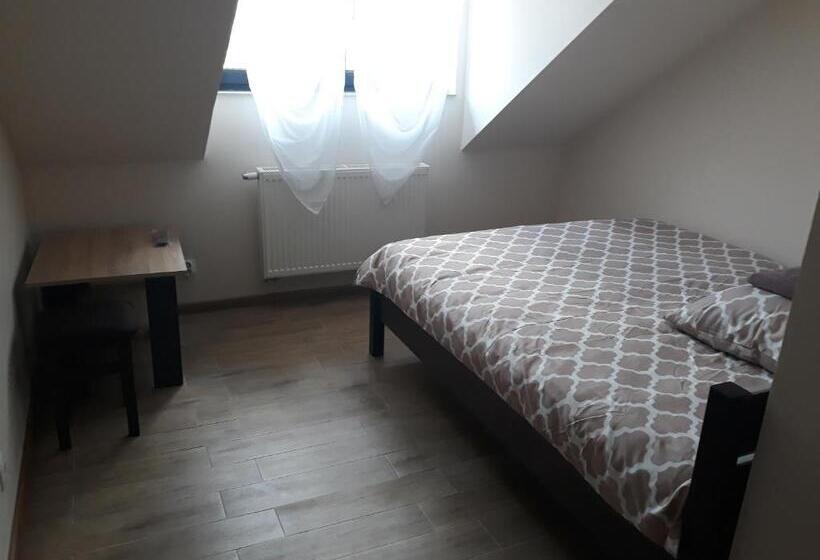 فندق Tawerna Akropolis