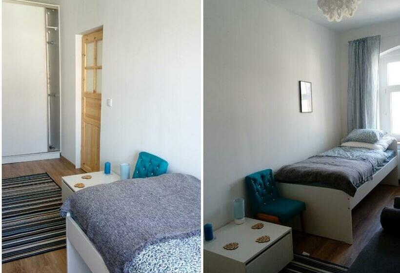 Lemuria Hostel Szkolna Centrum