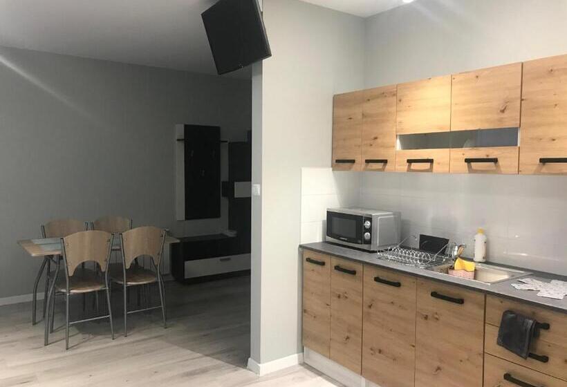 فندق على الطريق Noclegi Bielpon