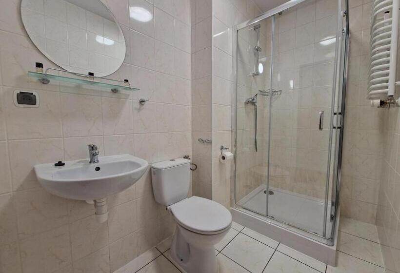 فندق على الطريق Tor Kielce