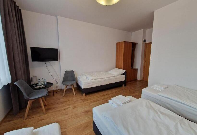 فندق على الطريق Tor Kielce