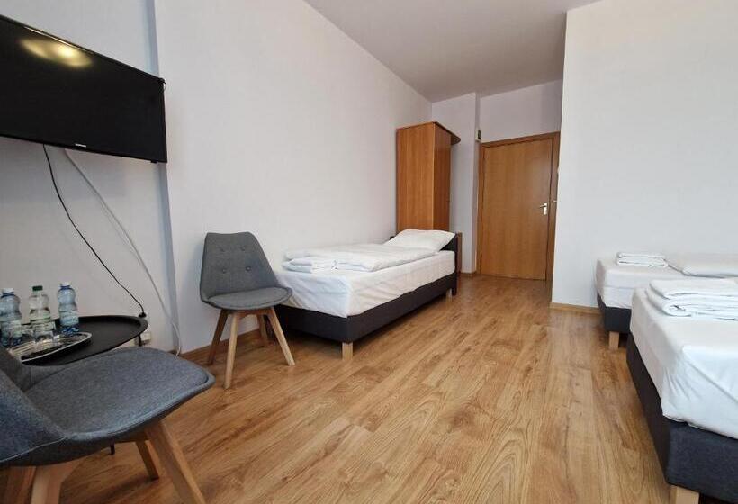 فندق على الطريق Tor Kielce