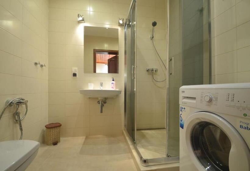 پانسیون Alpina