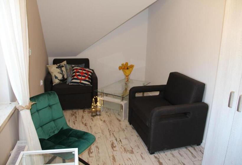 ペンション Azymut