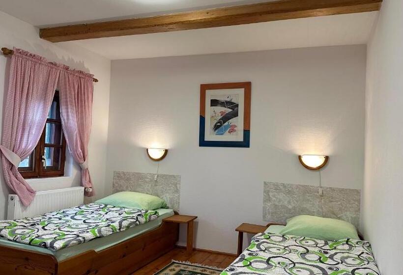 פנסיון Iwenica