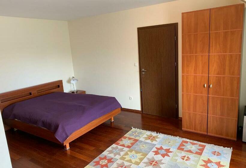 پانسیون Korab 2