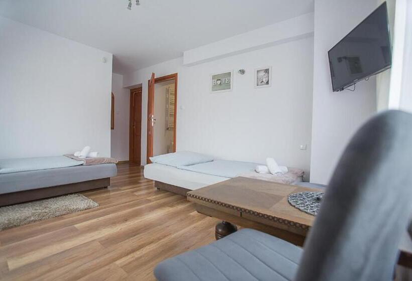 פנסיון Nad Cedronem