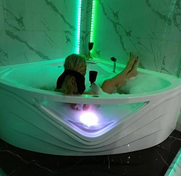 بنسيون Pokoje Hotelowe Nad Zalewem