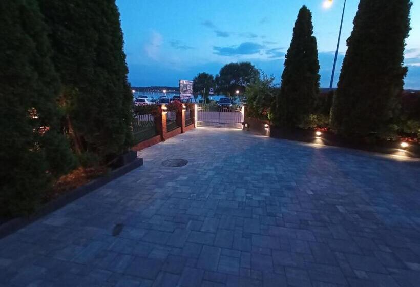 بنسيون Pokoje Hotelowe Nad Zalewem