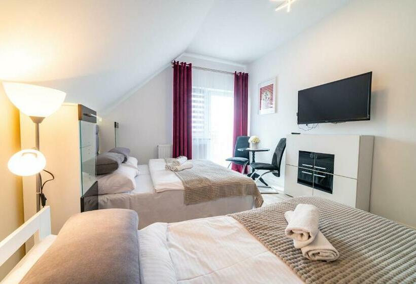 بنسيون Pokoje Na żurawiej 10