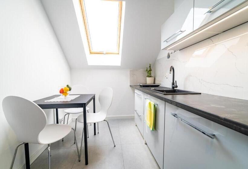 بنسيون Pokoje Na żurawiej 10