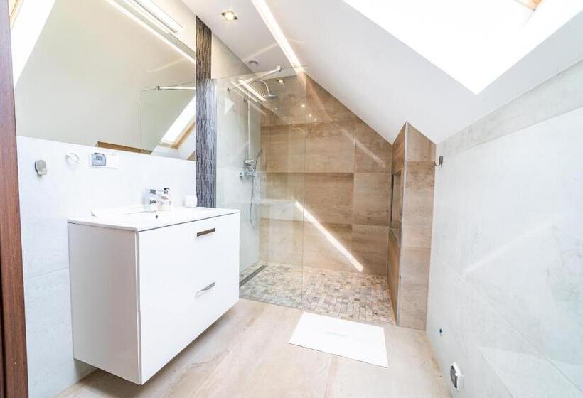 بنسيون Pokoje Na żurawiej 10