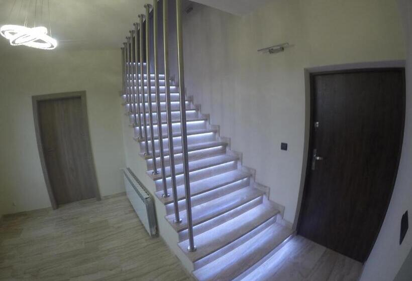 פנסיון Silver Residence