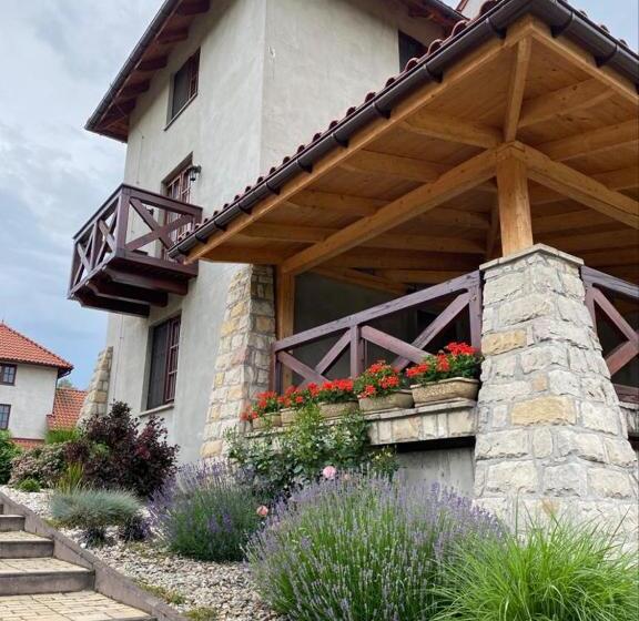 膳宿费 Stanica Hucuł