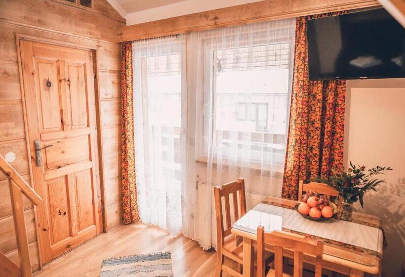 膳宿费 Willa Szarotka