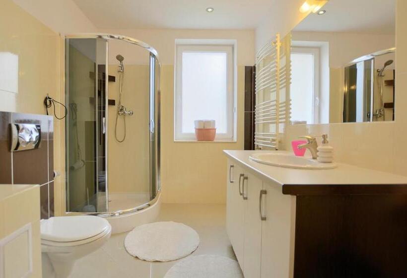 پانسیون Willa Teresa