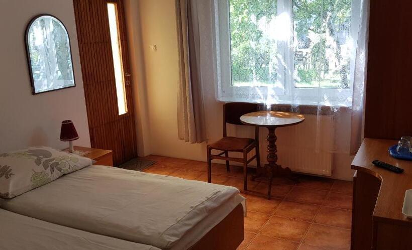 膳宿费 Wynajem Pokoi