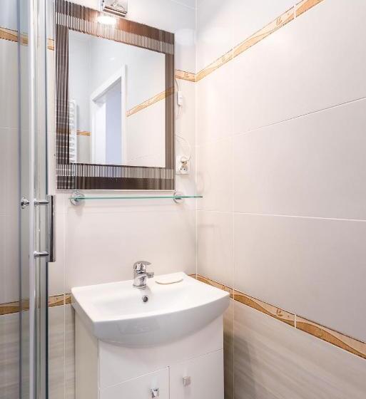 J&j Apartments łazienna 30 Pokoje Na Wynajem