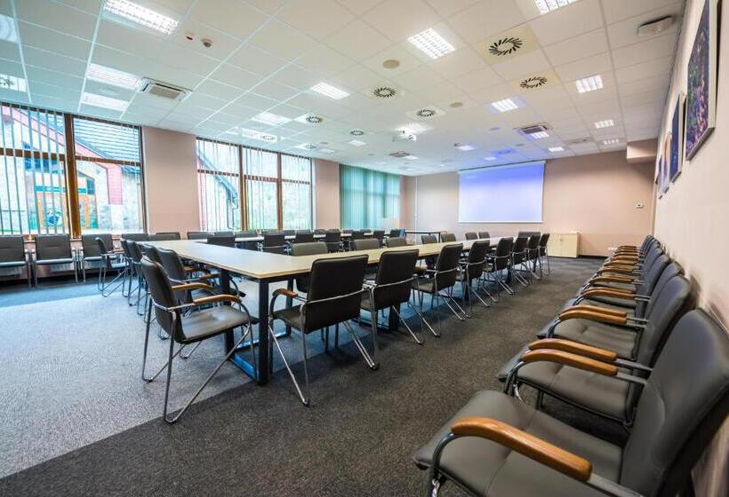 אתר נופש Centrum Promocji Leśnictwa W Mucznem