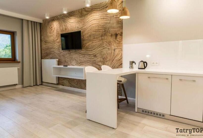 Royal Hill Residence