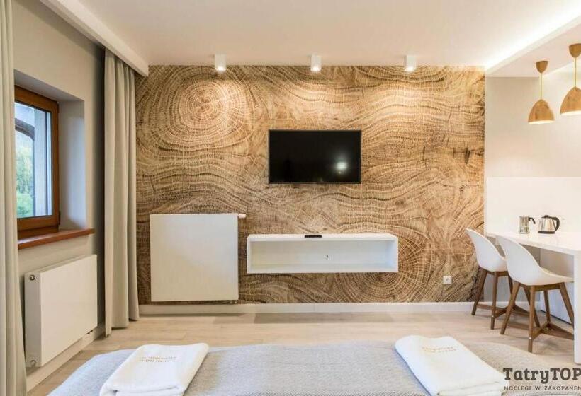 Royal Hill Residence