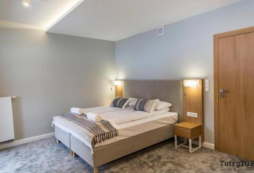 Royal Hill Residence